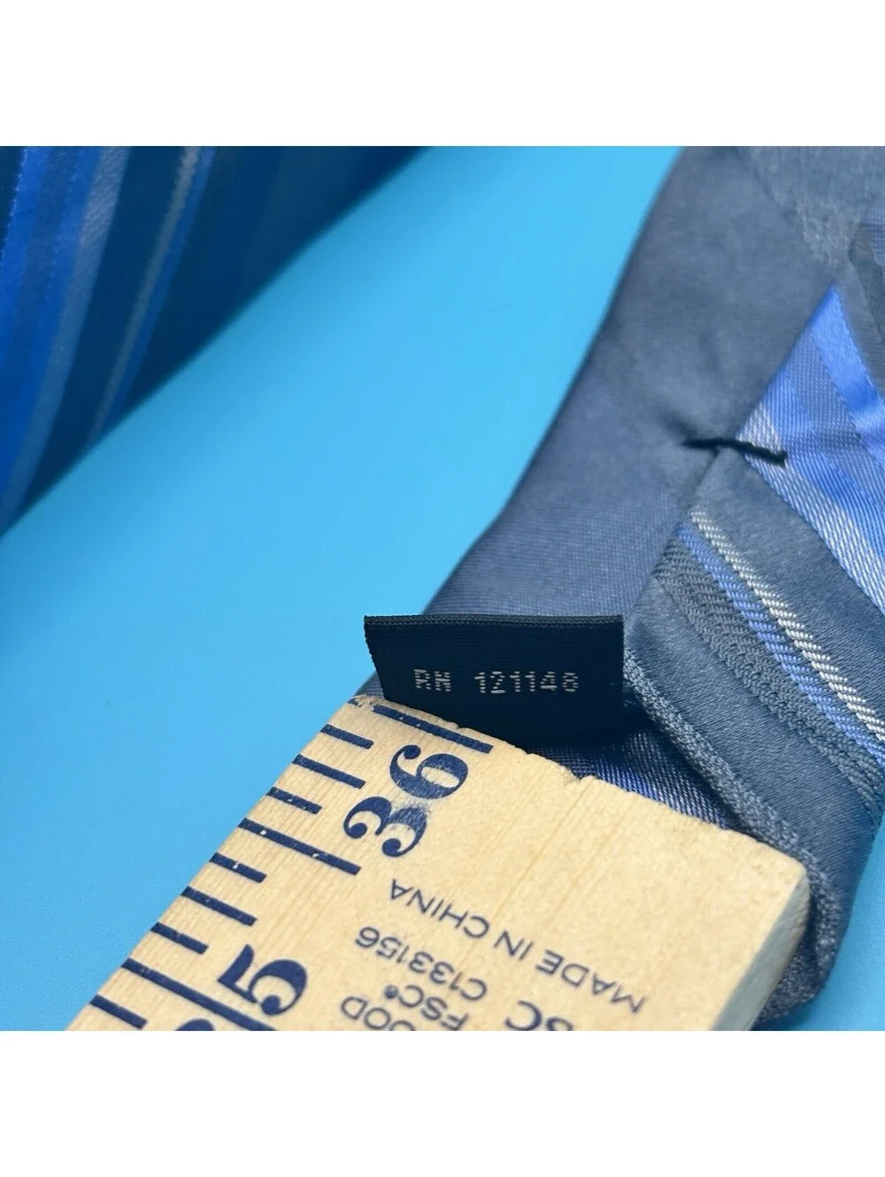 Calvin Klein Men's 100% Silk Necktie Tie Gray, Black and Blue Stripes rn 121148